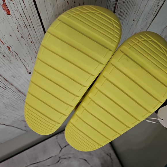 NWT Posee Little Bean Slipppers Men's Size 42-43 - Picture 14 of 14